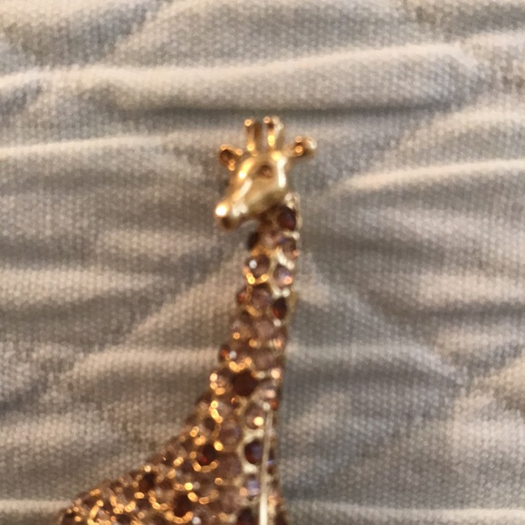Pair Gold Tone Giraffe and Elephant Pin Brooch with Rhinestones. - Picture 7 of 10
